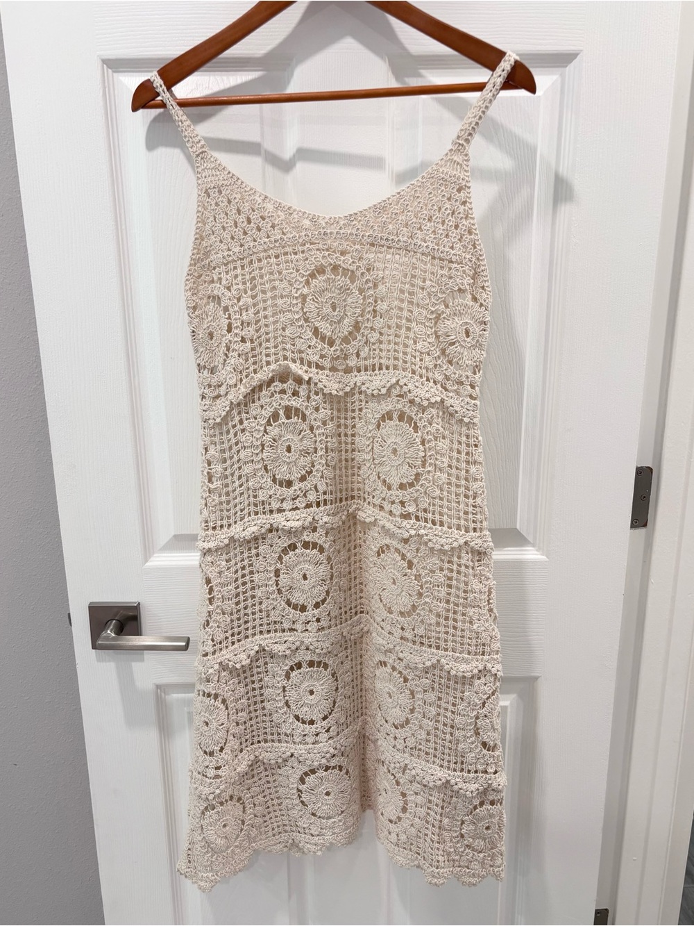 En Creme Crochet Spaghetti Strap Dress in Ivory size Medium